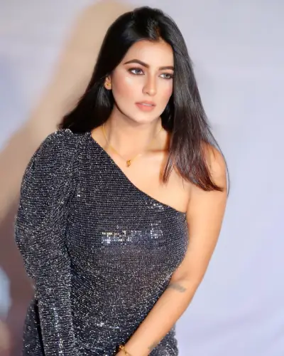 Independent escorts contact number